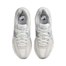 Load image into Gallery viewer, NIKE - W Zoom Vomero 5 - Pure Platinum - Women&#39;s [HQ0458 001]