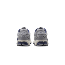 Load image into Gallery viewer, NIKE - Zoom Vomero 5 - Vast Grey/Blue Void - Unisex [FB9149 003]