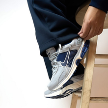 Load image into Gallery viewer, NIKE - Zoom Vomero 5 - Vast Grey/Blue Void - Unisex [FB9149 003]