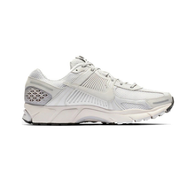 Load image into Gallery viewer, NIKE - Zoom Vomero 5 - Vast Grey/Sail - Unisex [BV1358 001]