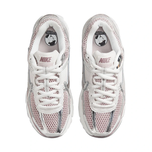 Load image into Gallery viewer, NIKE - W Zoom Vomero 5 - Vast Grey/Violet - Women&#39;s [HV6417 001]