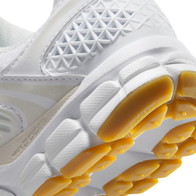 Load image into Gallery viewer, NIKE - W Zoom Vomero 5 - White Gum - Women&#39;s [FJ2028 104]