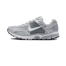 Load image into Gallery viewer, NIKE - Zoom Vomero 5 - Wolf Grey/Metallic Silver - Unisex [FJ4151 003]