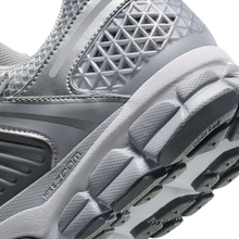 Load image into Gallery viewer, NIKE - Zoom Vomero 5 - Wolf Grey/Metallic Silver - Unisex [FJ4151 003]