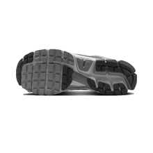 Load image into Gallery viewer, NIKE - Zoom Vomero 5 - Wolf Grey/Metallic Silver - Unisex [FJ4151 003]