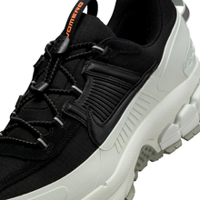 Load image into Gallery viewer, NIKE - Zoom Vomero Roam - Black/Light Silver - Unisex [FV2295 001]