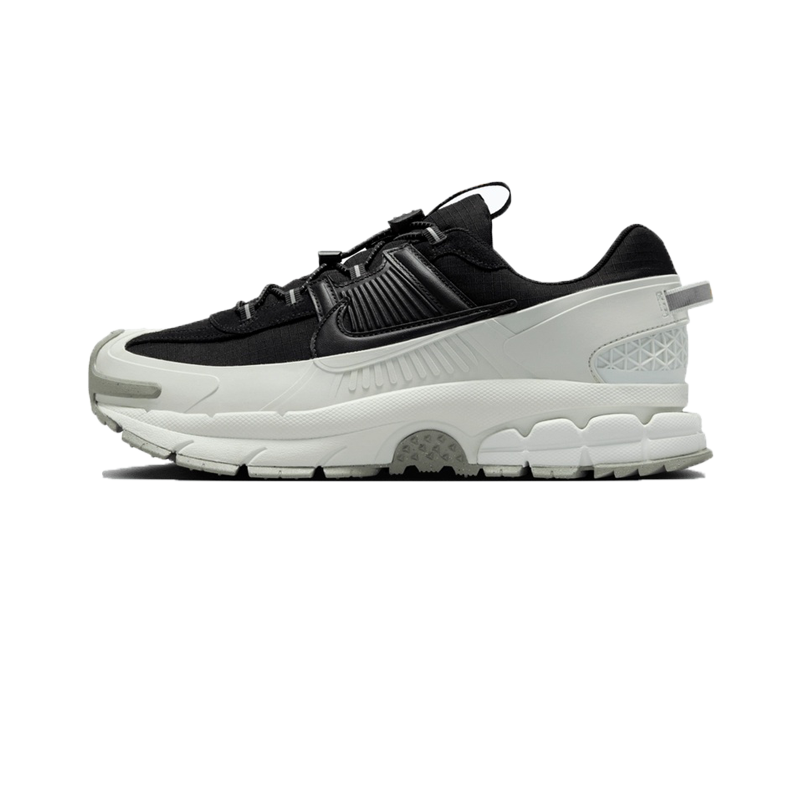Leftfoot - NIKE - Zoom Vomero Roam - Black/Light Silver - Unisex