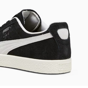 PUMA - Clyde Hairy Suede - Black Frosted Ivory - Unisex [393115 02]