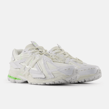 Load image into Gallery viewer, NEW BALANCE - 1906A - White/Mint Flash - Unisex [U1906AE]