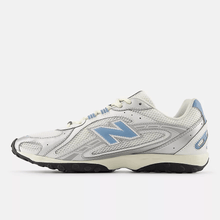 Load image into Gallery viewer, NEW BALANCE - 204 - Silver Metallic/Still Water - Unisex [U204LSWC]