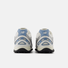 Load image into Gallery viewer, NEW BALANCE - 204 - Silver Metallic/Still Water - Unisex [U204LSWC]