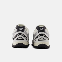 Load image into Gallery viewer, NEW BALANCE - 204 - Silver Metallic/Black - Unisex [U204LSWD]