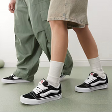 Load image into Gallery viewer, VANS - Knu Skool - Black/True White - Unisex