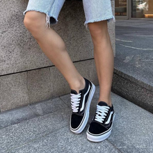 Load image into Gallery viewer, VANS - Old Skool Classics - Black/White - Unisex