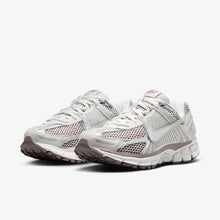 Load image into Gallery viewer, NIKE - W Zoom Vomero 5 - Vast Grey/Violet - Women&#39;s [HV6417 001]
