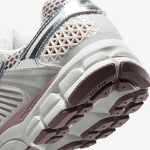 Load image into Gallery viewer, NIKE - W Zoom Vomero 5 - Vast Grey/Violet - Women&#39;s [HV6417 001]