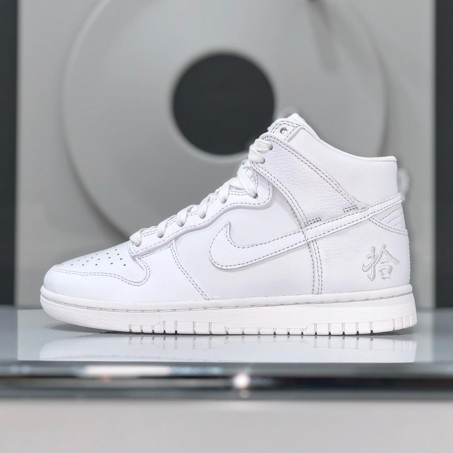 All white nike sb dunks Clearance