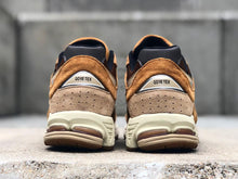 Load image into Gallery viewer, NEW BALANCE M2002RXG (LF)