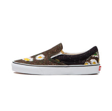 Load image into Gallery viewer, VANS Classic Slip On Mutated Daisy Black Freesia Unisex (LF)