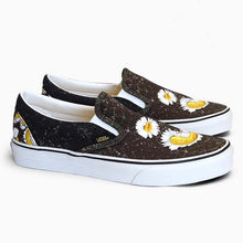 Load image into Gallery viewer, VANS Classic Slip On Mutated Daisy Black Freesia Unisex (LF)