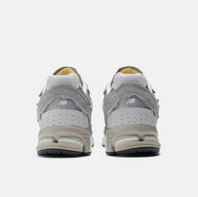 Load image into Gallery viewer, NEW BALANCE Refined Future Pack M2002RDM Grey Unisex (LF)