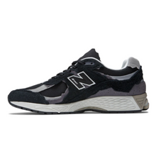 Load image into Gallery viewer, NEW BALANCE Refined Future Pack M2002RDJ Black Unisex (LF)