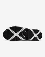 Load image into Gallery viewer, NIKE Go FlyEase Womens White Black DR5540 102 (LF)