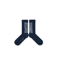 Load image into Gallery viewer, Nozzle Quiz LANDING Midcalf socks - Grey Navy