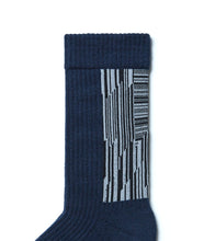 Load image into Gallery viewer, Nozzle Quiz LANDING Midcalf socks - Grey Navy