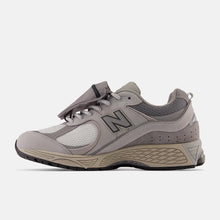 Load image into Gallery viewer, NEW BALANCE M2002RVC